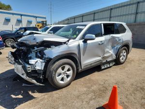 Toyota Grand Highlander LE 2.4L 4 2025