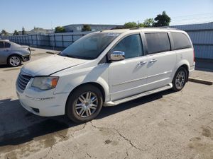 Chrysler Town & Country LIMITED 4.0L 6 2010