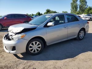 Toyota Corolla BASE 1.8L 4 2013
