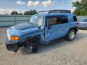 Toyota FJ Cruiser 4.0L 6 2014