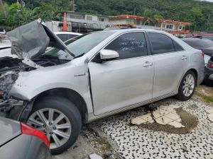 Toyota Camry HYBRID 2.5L 4 2012