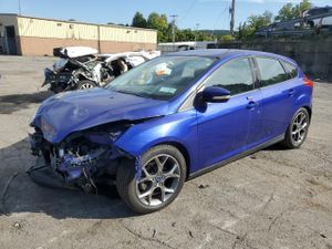 Ford Focus SE 2.0L 4 2014