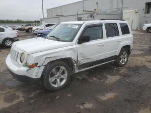 Jeep Patriot LATITUDE 2.4L 4 2013