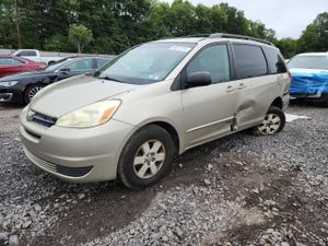 Toyota Sienna CE 3.3L 6 2004
