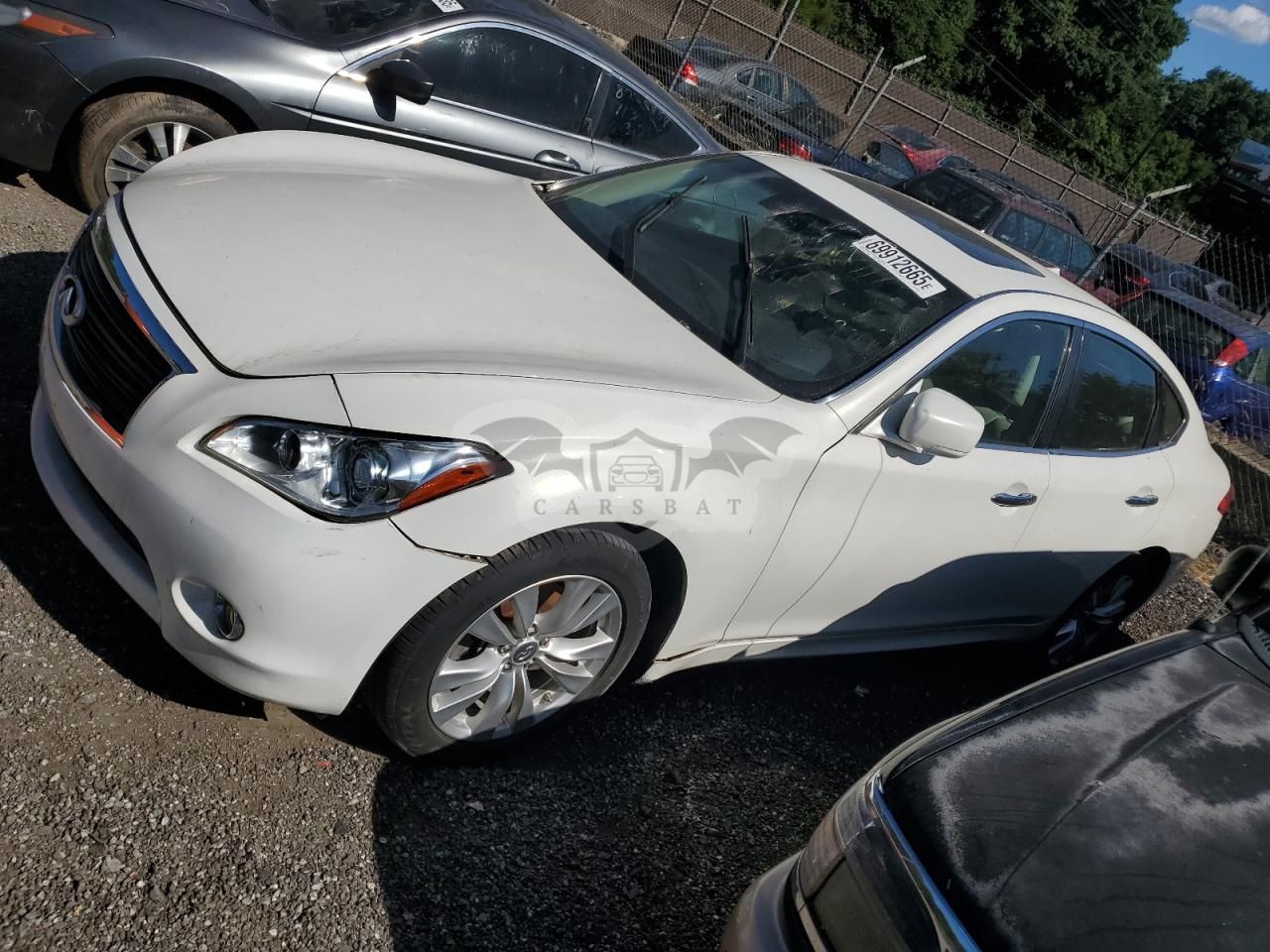 Infiniti M56 X 5.6L 8 2011