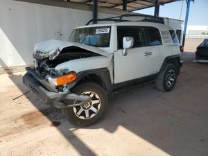 Toyota FJ Cruiser 4.0L 6 2014