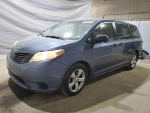 Toyota Sienna 3.5L 6 2015