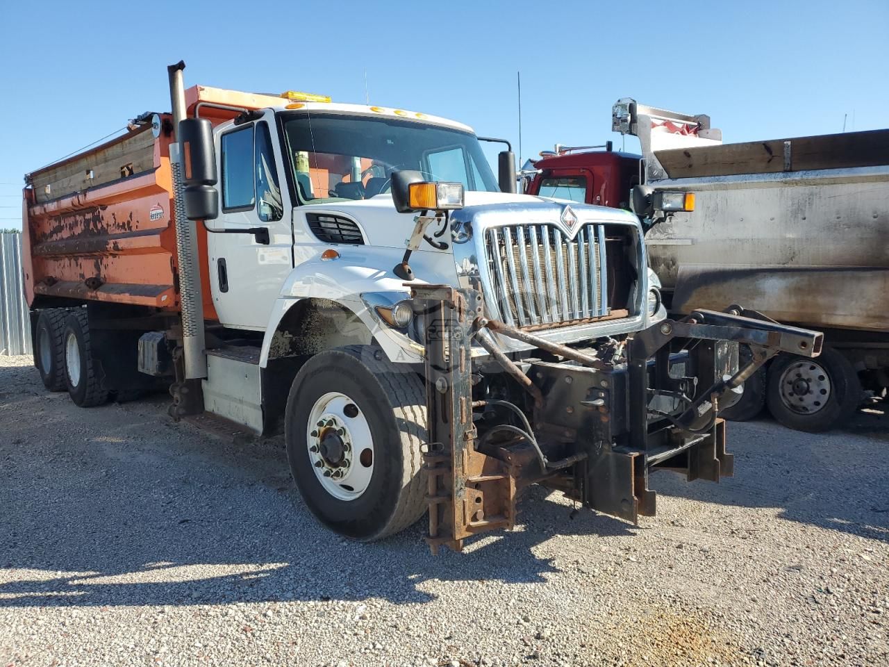 International WorkStar / 7000 Series 7400 9.3L 6 2015