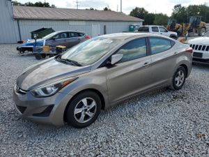 Hyundai Elantra SE 1.8L 4 2015