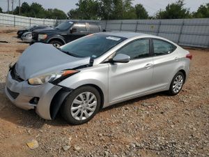 Hyundai Elantra GLS 1.8L 4 2013