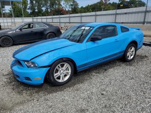 Ford Mustang 3.7L 6 2012