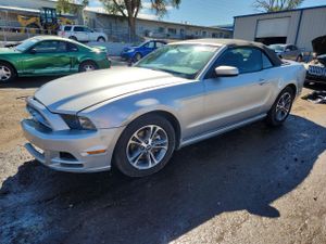 Ford Mustang 3.7L 6 2014
