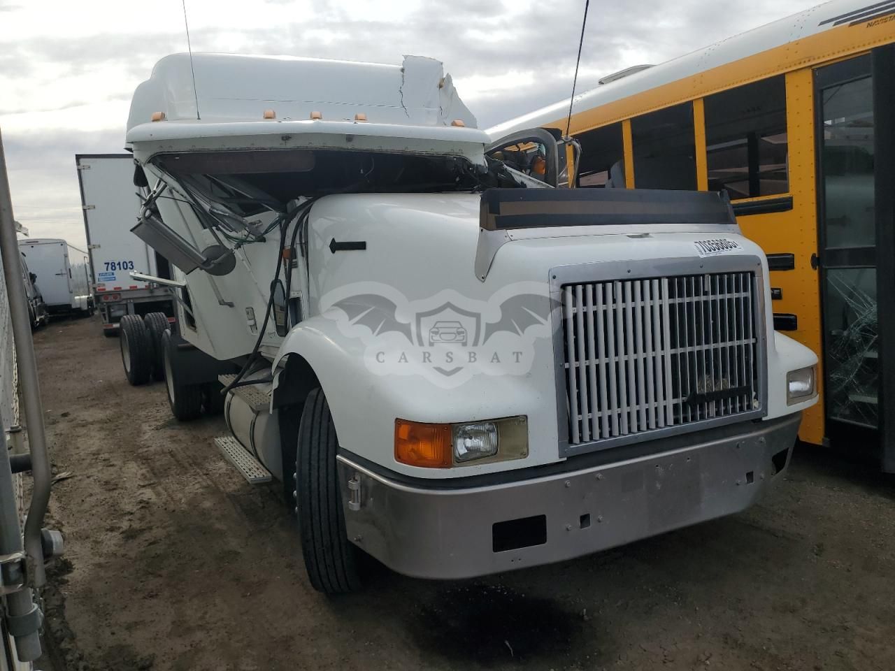 International 9000 Series 9400 14.0L 6 1996