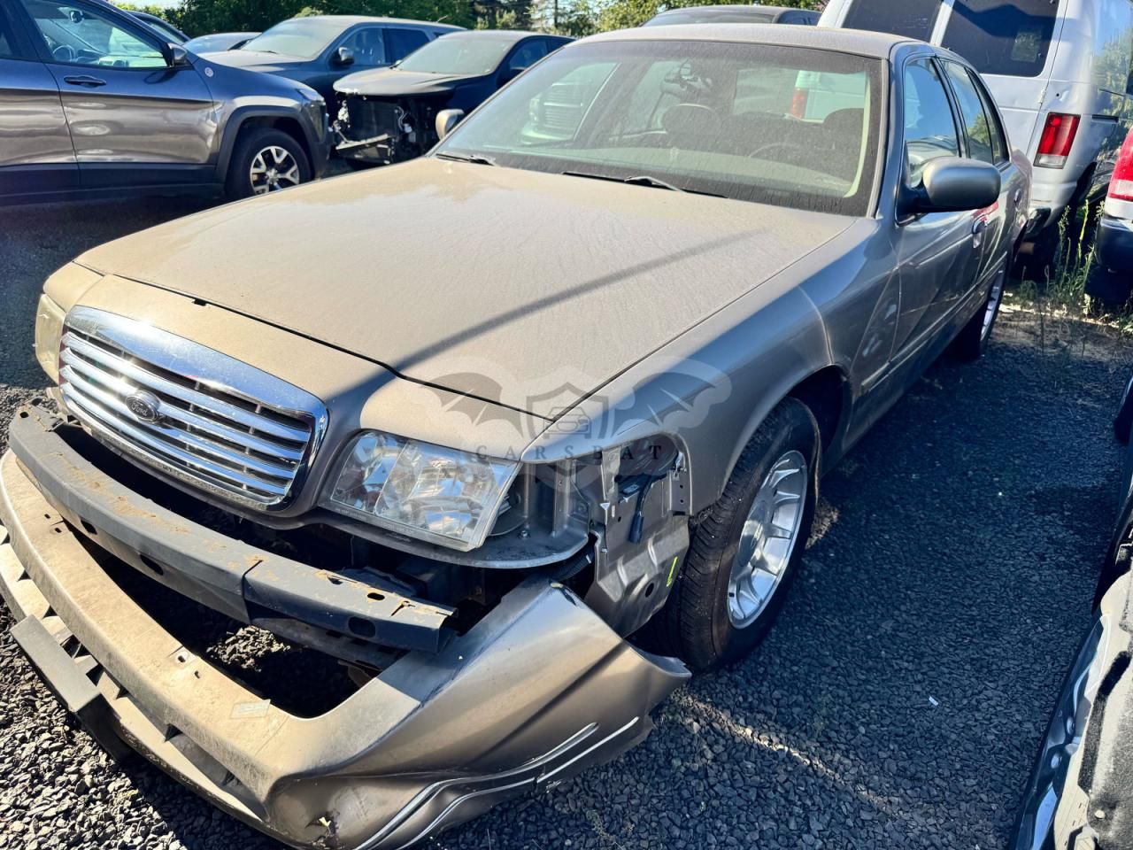Ford Crown LX 4.6L 8 2001