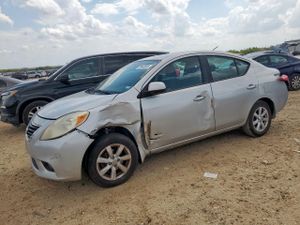 Nissan Versa S 1.6L 4 2012