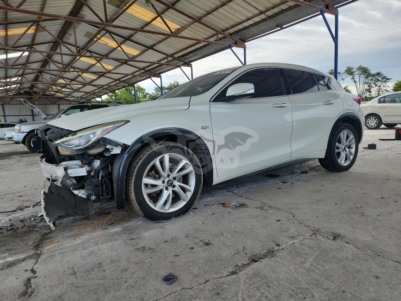 Infiniti QX30 BASE 2.0L 4 2017