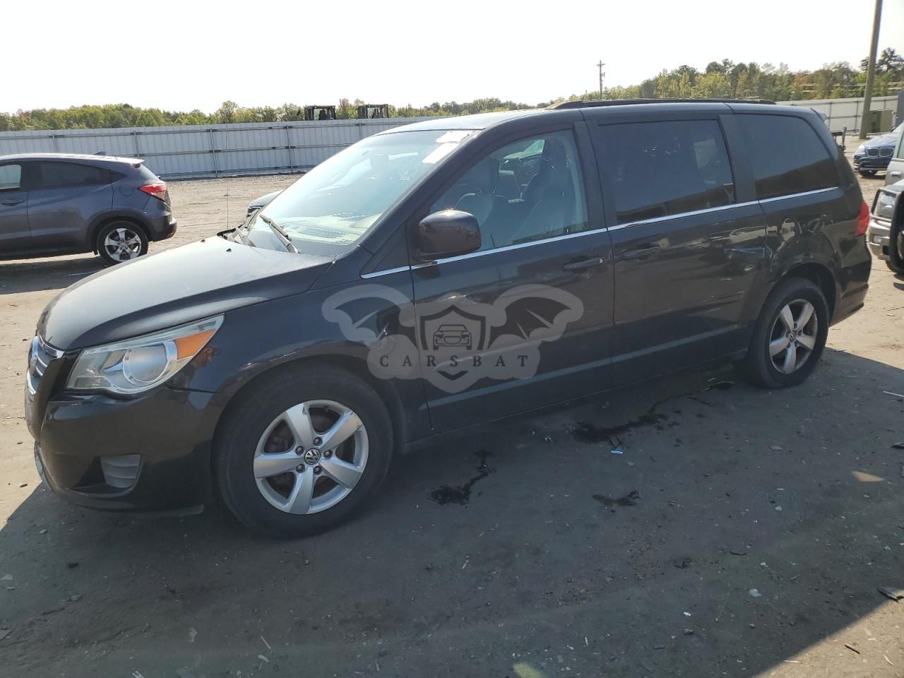 Volkswagen Routan SEL 3.6L 6 2011
