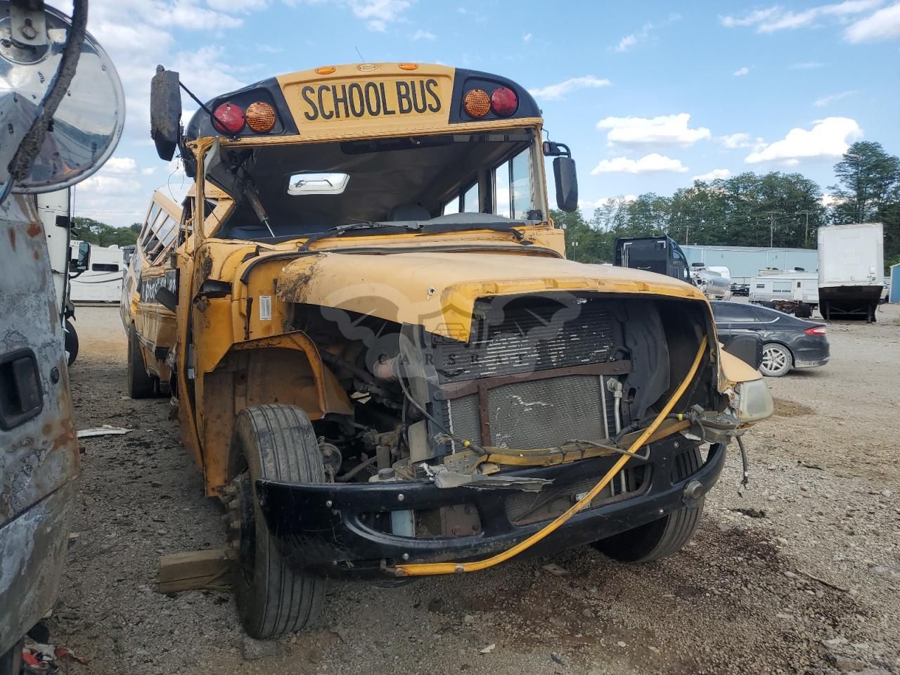 IC Corporation CE Series CE 7.6L 6 2010