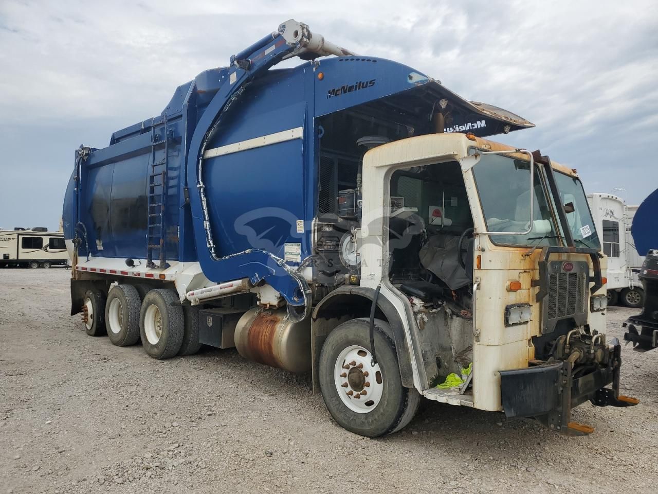 Peterbilt 320/325 11.9L 6 2014