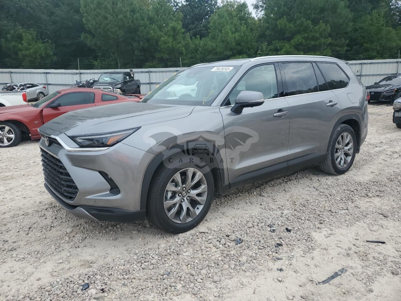 Toyota Grand Highlander LE 2.4L 4 2025