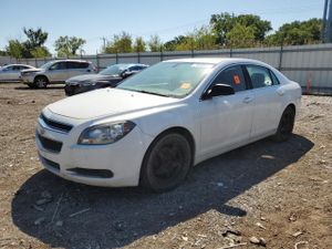 Chevrolet Malibu LS 2.4L 4 2012