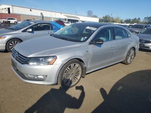 Volkswagen Passat SE 1.8L 4 2015