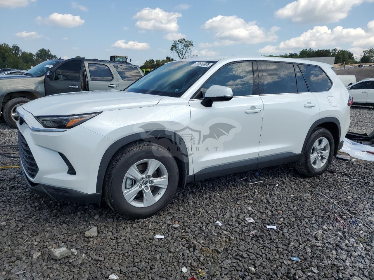 Toyota Grand Highlander LE 2.4L 4 2025