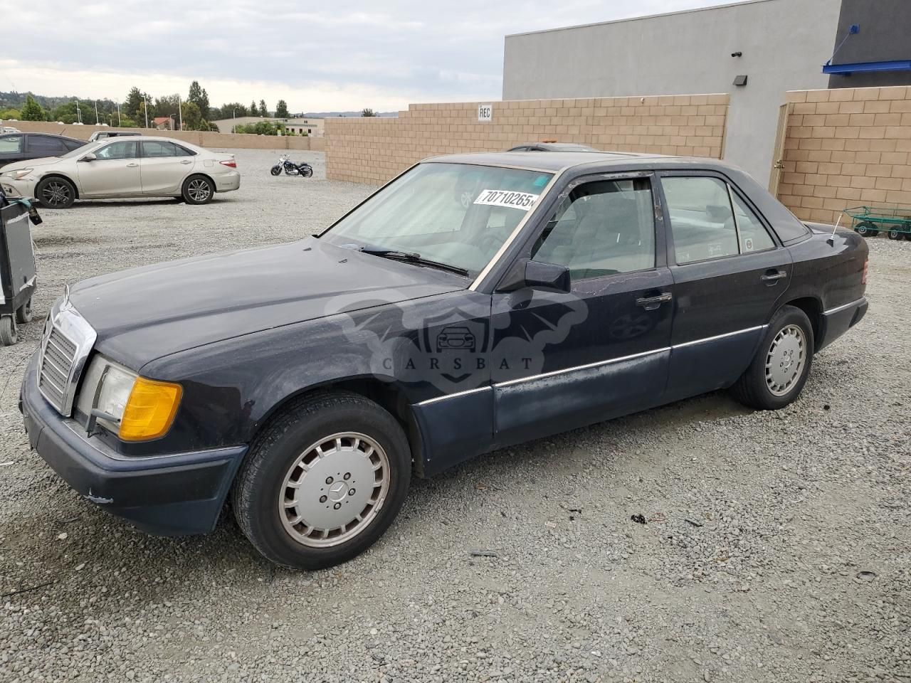 Mercedes-Benz 300 E 3.0L 6 1991