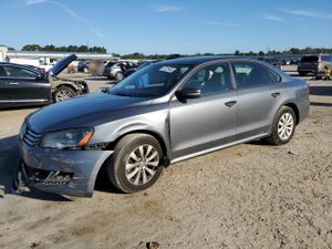 Volkswagen Passat S 2.5L 5 2013