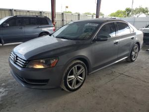Volkswagen Passat SE 2.0L 4 2014