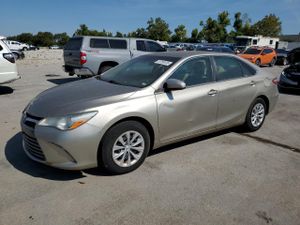 Toyota Camry LE 2.5L 4 2015