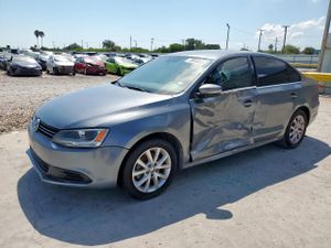 Volkswagen Jetta SE 1.8L 4 2014