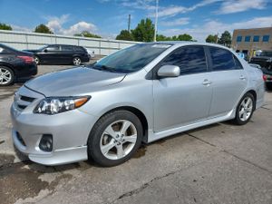 Toyota Corolla BASE 1.8L 4 2013