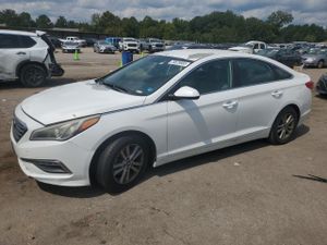 Hyundai Sonata SE 2.4L 4 2015