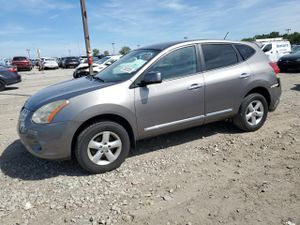 Nissan Rogue S 2.5L 4 2013