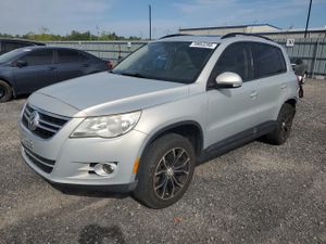 Volkswagen Tiguan SE 2.0L 4 2009