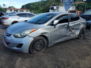 Hyundai Elantra GLS 1.8L 4 2013