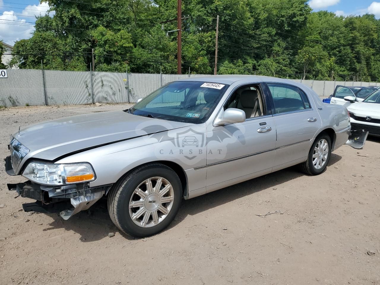 Lincoln Town Car SIGNATURE LIMITED 4.6L 8 2011