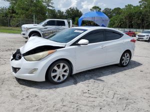 Hyundai Elantra GLS 1.8L 4 2013
