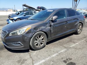 Hyundai Sonata SE 2.4L 4 2015