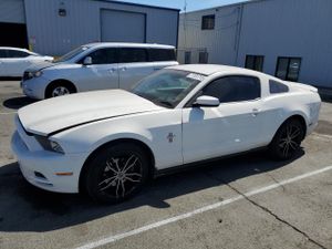 Ford Mustang 3.7L 6 2013