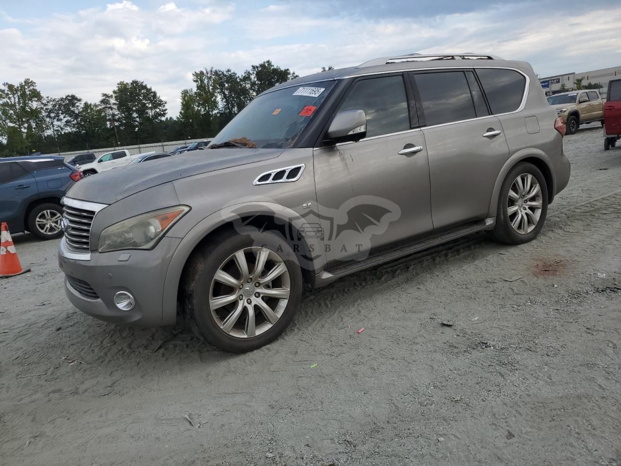 Infiniti QX80 5.6L 8 2014