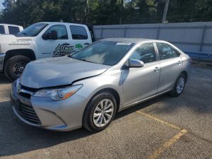 Toyota Camry LE 2.5L 4 2015