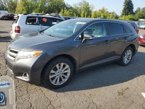 Toyota Venza LE 2.7L 4 2013
