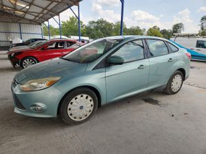 Ford Focus SE 2.0L 4 2012