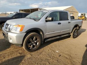 Nissan Titan S 5.6L 8 2015