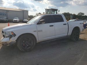RAM 1500 SLT 5.7L 8 2015