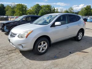 Nissan Rogue S 2.5L 4 2013