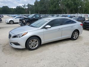 Hyundai Sonata SE 2.4L 4 2015