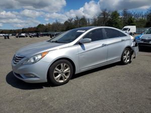 Hyundai Sonata SE 2.4L 4 2013